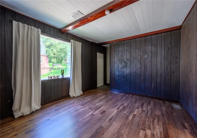 Photo 3 of Single family home for sale at 120 Coal St, Manor Twp, PA 16201 | MLS# 1773023 | Listing updated on 2026-09-14