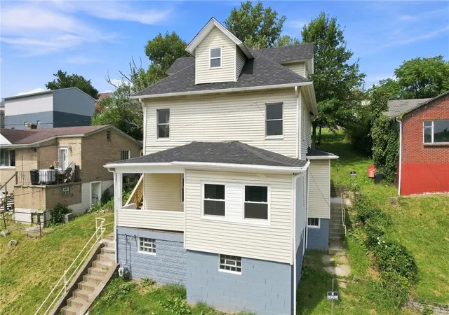 Photo 3 of Multi family home for sale at 221 Vine St, Canonsburg, PA 15317 | MLS# 1772881 | Listing updated on 2026-09-08