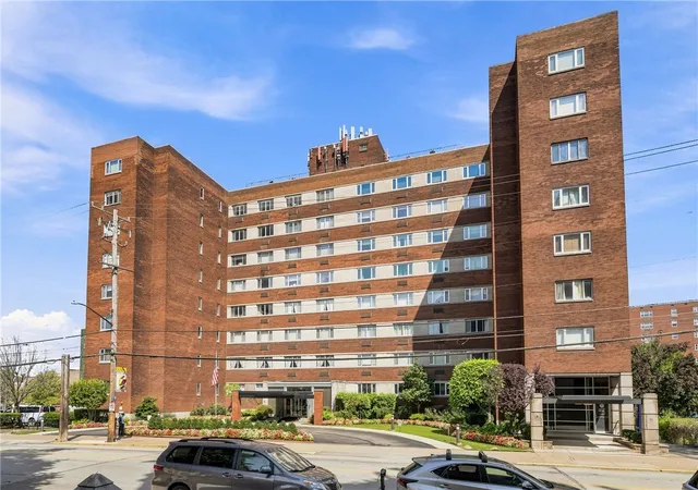 Condo for sale at 128 N Craig St #911, Oakland, PA 15213 | MLS# 1773092