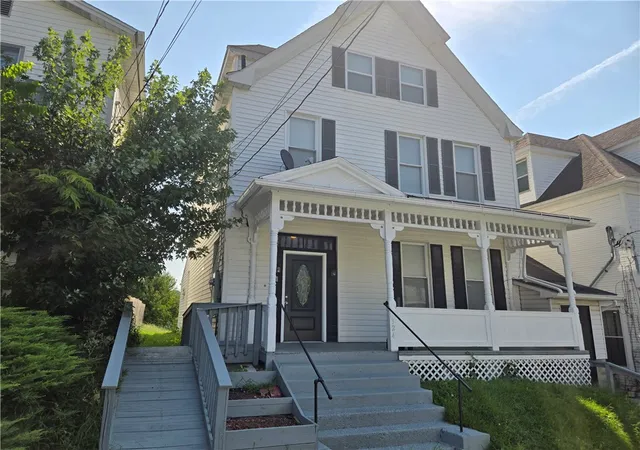 Photo 1 of Single family home for sale at 324 S Washington St, Waynsbrg/frankln Twp, PA 15370 | MLS# 1773114 | Listing updated on 2026-09-04