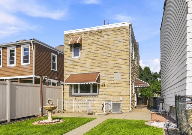 Photo 3 of Single family home for sale at 1730 Antietam St, Morningside, PA 15206 | MLS# 1773123 | Listing updated on 2026-09-12