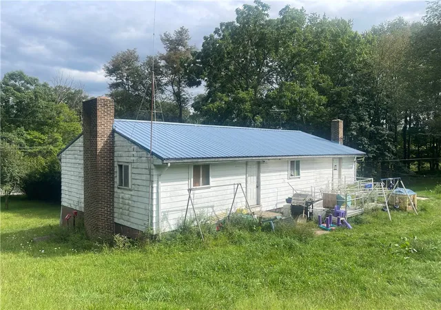 Photo 1 of Single family home for sale at 623 W Sunbury Rd, West Sunbury, PA 16061 | MLS# 1773119 | Listing updated on 2026-09-04