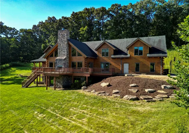 Photo 3 of Single family home for sale at 9200 Tanbark Dr, Mc Candless, PA 15237 | MLS# 1771703 | Listing updated on 2026-10-03