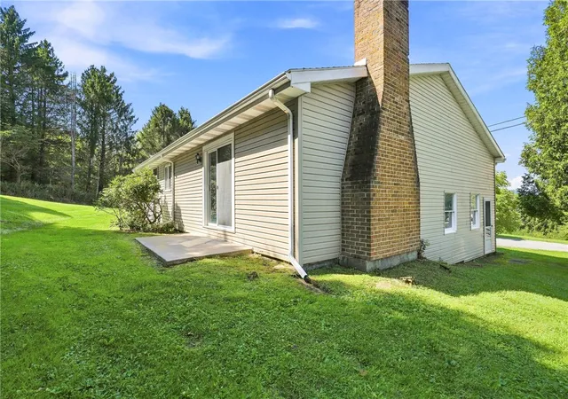 Photo 4 of Sale Pending at 1820 Mckelvey Rd, Ligonier Twp, PA 15658 | MLS# 1772929 | Listing updated on 2026-09-28