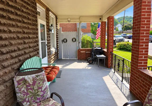 Photo 3 of Single family home for sale at 601 6th Street, Trafford, PA 15085 | MLS# 1773136 | Listing updated on 2026-09-12