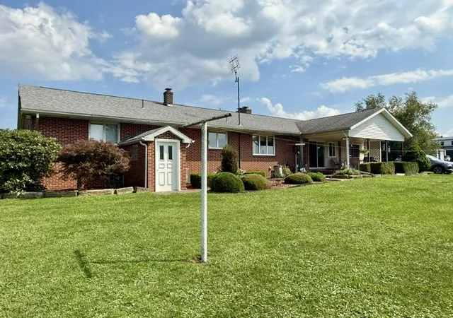 Photo 3 of Single family home for sale at 79 Gearhart Rd, Shenango Twp, PA 16143 | MLS# 1772277 | Listing updated on 2026-09-04