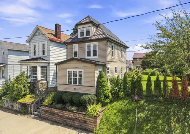 Single family home for sale at 517 Reno St, Rochester, PA 15074 | MLS# 1773145