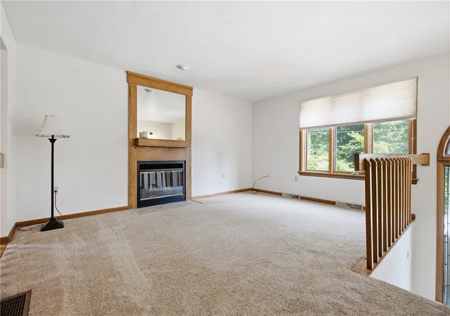 Photo 4 of Townhouse for sale at 1110 W Ridge Rd, Mc Candless, PA 15101 | MLS# 1773038 | Listing updated on 2026-09-11