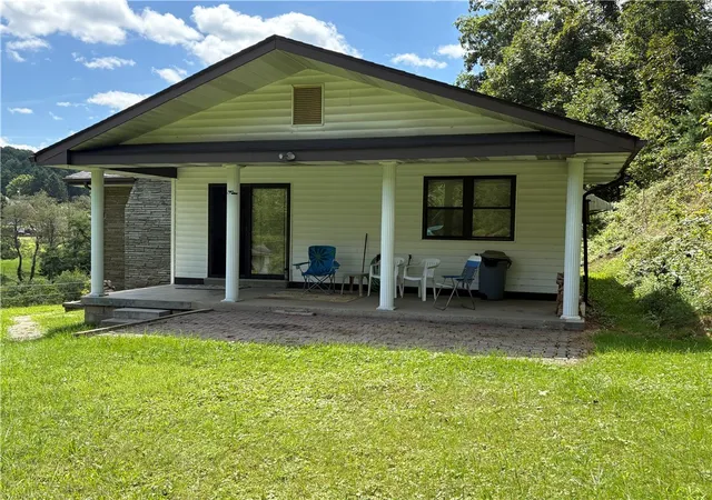 Photo 3 of Single family home for sale at 2468 Saxonburg Blvd, West Deer, PA 15024 | MLS# 1772944 | Listing updated on 2026-09-11