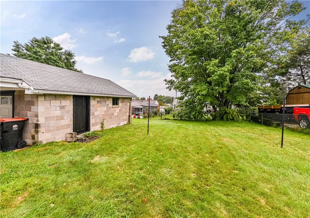 Photo 3 of Single family home for sale at 40 Viewmont Dr, Unity  Twp, PA 15650 | MLS# 1772777 | Listing updated on 2026-09-11
