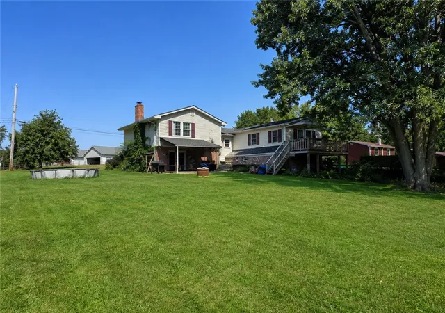 Photo 3 of Single family home for sale at 130 Maplehurst Dr, Aliquippa, PA 15001 | MLS# 1772778 | Listing updated on 2026-09-08