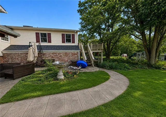 Photo 3 of Single family home for sale at 130 Maplehurst Dr, Aliquippa, PA 15001 | MLS# 1772778 | Listing updated on 2026-09-08
