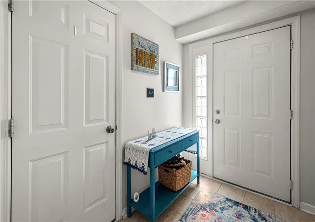Photo 3 of Townhouse for sale at 130 Westbrooke Ln, Findlay Twp, PA 15108 | MLS# 1772957 | Listing updated on 2026-10-15