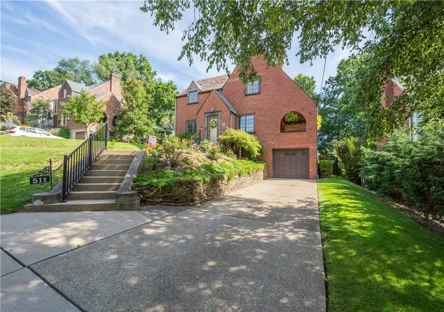 Photo 2 of Single family home for sale at 511 Longridge Dr, Mt Lebanon, PA 15243 | MLS# 1772901 | Listing updated on 2026-09-21