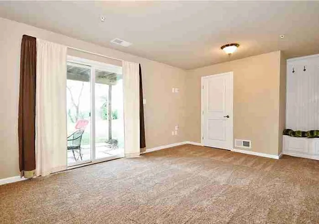Photo 4 of Townhouse for sale at 1153 Bayberry Dr, North Strabane, PA 15317 | MLS# 1773120 | Listing updated on 2026-09-14