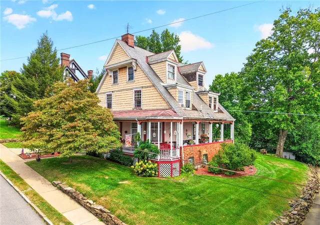 Photo 3 of Sale Pending at 224 Belmont Ave, Canonsburg, PA 15317 | MLS# 1773103 | Listing updated on 2026-10-05