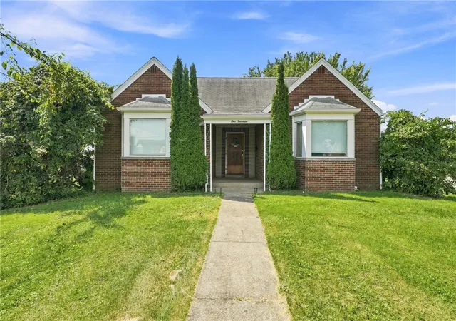 Photo 2 of Single family home for sale at 114 Jefferson Dr, Lower Burrell, PA 15068 | MLS# 1773159 | Listing updated on 2026-09-05