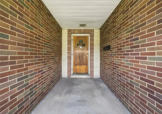 Photo 3 of Single family home for sale at 114 Jefferson Dr, Lower Burrell, PA 15068 | MLS# 1773159 | Listing updated on 2026-10-01