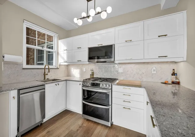 Photo 3 of Condo for sale at 144 N Dithridge St #301, Oakland, PA 15213 | MLS# 1773185 | Listing updated on 2026-09-05