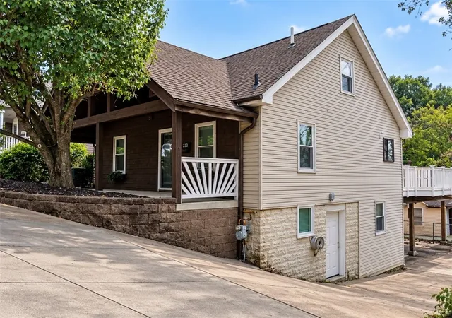 Photo 1 of Single family home for sale at 204 Weavertown Rd, North Strabane, PA 15317 | MLS# 1773182 | Listing updated on 2026-10-17