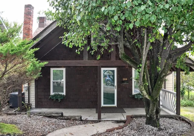 Photo 2 of Single family home for sale at 204 Weavertown Rd, North Strabane, PA 15317 | MLS# 1773182 | Listing updated on 2026-09-05
