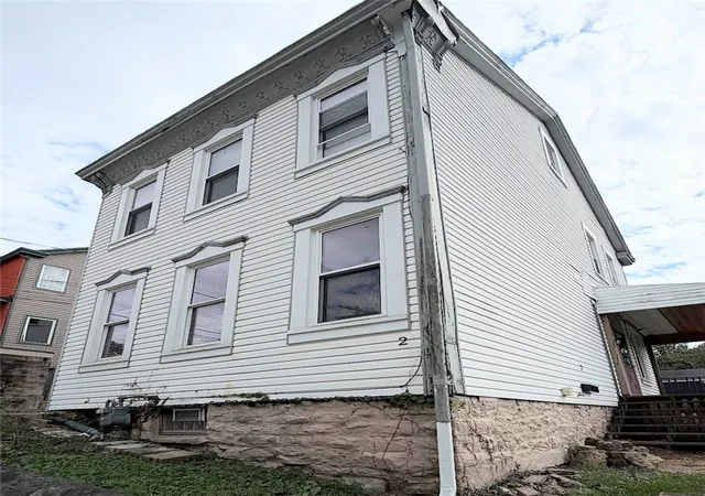 Photo 2 of Single family home for sale at 2 Lelia St, Mt Washington, PA 15211 | MLS# 1773190 | Listing updated on 2026-09-10