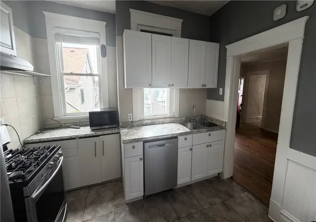 Photo 3 of Single family home for sale at 2 Lelia St, Mt Washington, PA 15211 | MLS# 1773190 | Listing updated on 2026-09-25