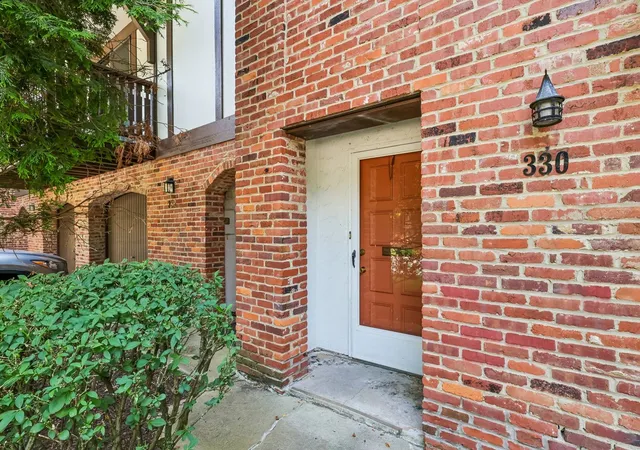 Photo 2 of Condo for sale at 330 Woodbridge Dr, Ross Twp, PA 15237 | MLS# 1773194 | Listing updated on 2026-09-20