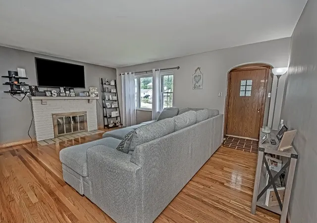 Photo 3 of Single family home for sale at 200 Davies St, Lower Burrell, PA 15068 | MLS# 1773195 | Listing updated on 2026-10-22