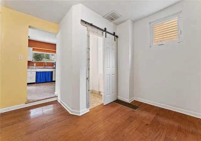 Photo 3 of Single family home for sale at 713 Saline St, Greenfield, PA 15207 | MLS# 1773199 | Listing updated on 2026-09-10