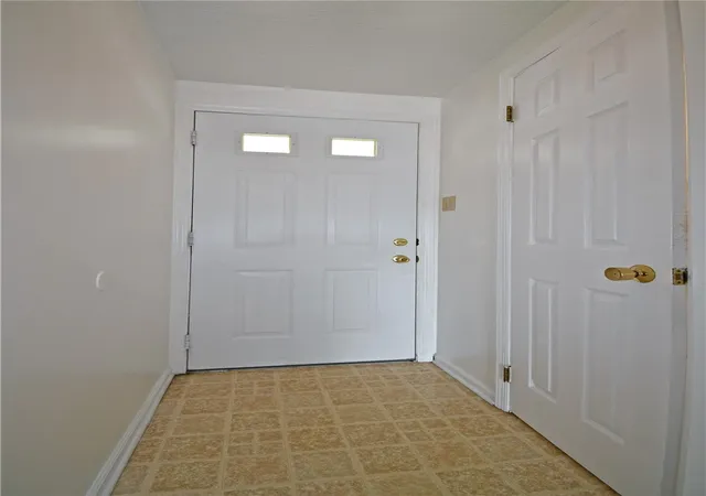 Photo 3 of Townhouse for sale at 107 Old Village Ln, Bethel Park, PA 15102 | MLS# 1773210 | Listing updated on 2026-09-16