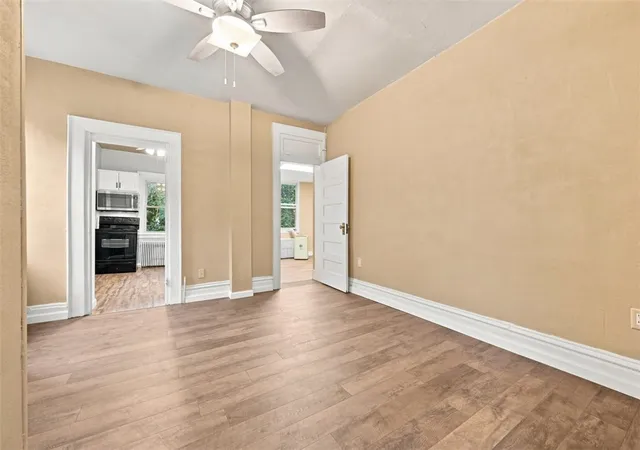Photo 3 of House for sale at 1633 N Brownsville Rd, Carrick, PA 15210 | MLS# 1773188 | Listing updated on 2026-09-29