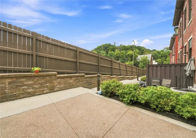 Photo 3 of Single family home for sale at 856 Brightridge St, Central North Side, PA 15214 | MLS# 1773220 | Listing updated on 2026-09-05