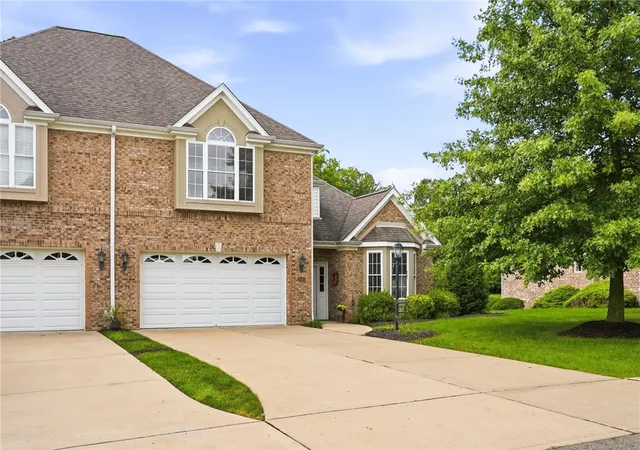 Photo 2 of Townhouse for sale at 2112 Gables Ct, Adams Twp, PA 16046 | MLS# 1773189 | Listing updated on 2026-09-07