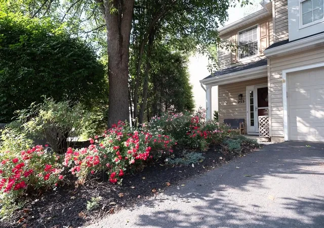 Photo 3 of Townhouse for sale at 255 Commons, Oakmont, PA 15139 | MLS# 1773227 | Listing updated on 2026-09-06