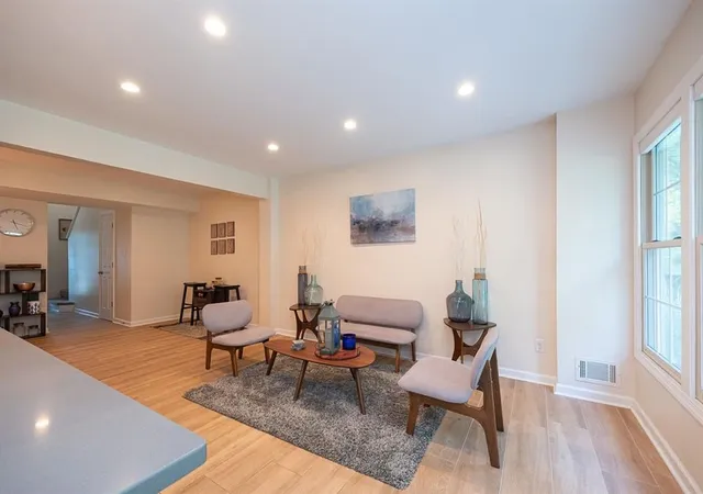 Photo 4 of Townhouse for sale at 255 Commons, Oakmont, PA 15139 | MLS# 1773227 | Listing updated on 2026-10-02