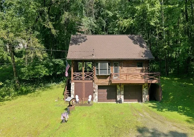 Photo 1 of Single family home for sale at 107 N Locust St, Hempfield Twp, PA 15644 | MLS# 1773221 | Listing updated on 2026-09-13