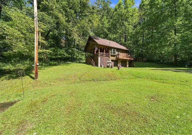 Photo 3 of Single family home for sale at 107 N Locust St, Hempfield Twp, PA 15644 | MLS# 1773221 | Listing updated on 2026-09-13
