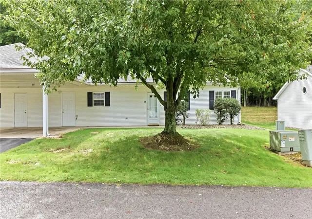 Photo 2 of Condo for sale at 685 Theresa Ave #102, Hermitage, PA 16148 | MLS# 1773230 | Listing updated on 2026-09-08