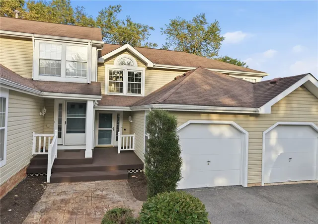 Photo 2 of Townhouse for sale at 5232 Mallard Dr, Hampton, PA 15044 | MLS# 1773238 | Listing updated on 2026-09-14