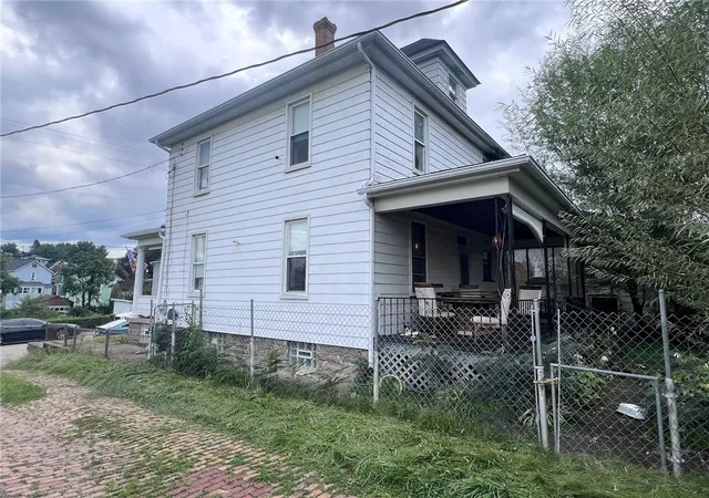 Photo 4 of Single family home for sale at 1415 Maple Ave, Monessen, PA 15062 | MLS# 1772292 | Listing updated on 2026-09-06
