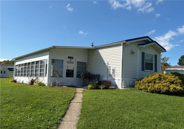 Photo 1 of Manufactured home for sale at 1566 Lee Ln, Grove City Boro, PA 16127 | MLS# 1773240 | Listing updated on 2026-09-19