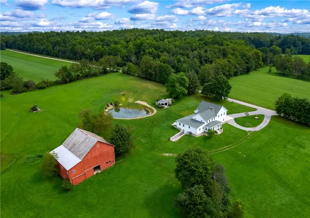 Photo 4 of Single family home for sale at 143 Sterrett Rd, Irwin Twp, PA 16127 | MLS# 1773051 | Listing updated on 2026-09-12
