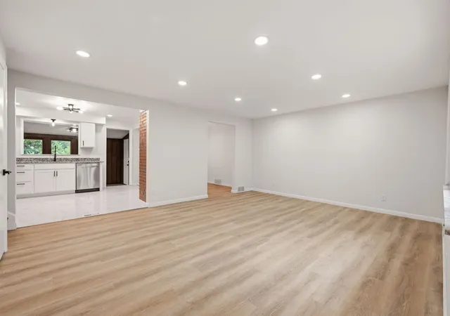 Photo 2 of Single family home for sale at 4 Harmar Dr, Cheswick, PA 15024 | MLS# 1773264 | Listing updated on 2026-10-02