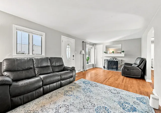 Photo 4 of Single family home for sale at 4219 Greenridge Rd, Castle Shannon, PA 15234 | MLS# 1773281 | Listing updated on 2026-10-20