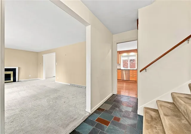 Photo 3 of Single family home for sale at 801 Linda Ln, Mt Lebanon, PA 15243 | MLS# 1773174 | Listing updated on 2026-10-18