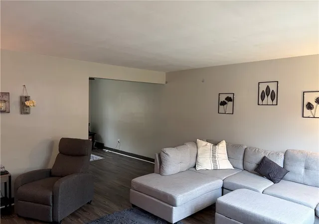 Photo 3 of House for sale at 946-948 Sleepy Holw Rd, Castle Shannon, PA 15234 | MLS# 1773280 | Listing updated on 2026-10-19