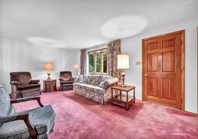 Photo 3 of Single family home for sale at 4557 Mapledale Dr, Homestead, PA 15120 | MLS# 1773284 | Listing updated on 2026-09-06
