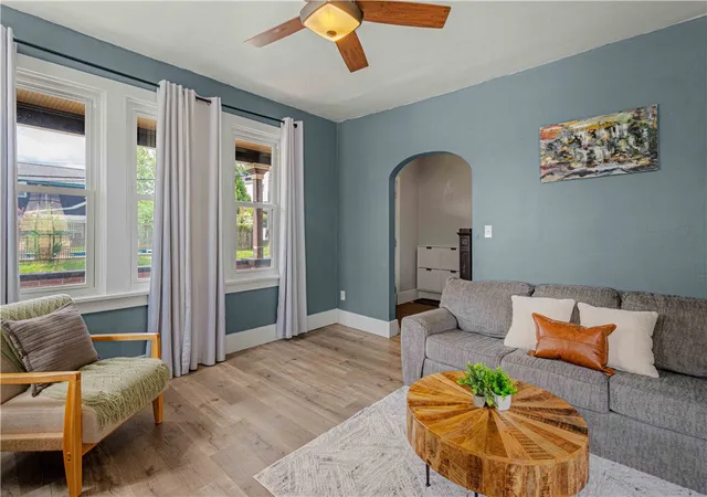 Photo 3 of Single family home for sale at 406 Alice St, Carnegie, PA 15106 | MLS# 1773283 | Listing updated on 2026-09-26