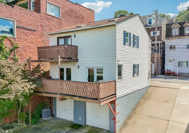 Photo 3 of Single family home for sale at 139 Pius St, South Side, PA 15203 | MLS# 1773291 | Listing updated on 2026-09-18